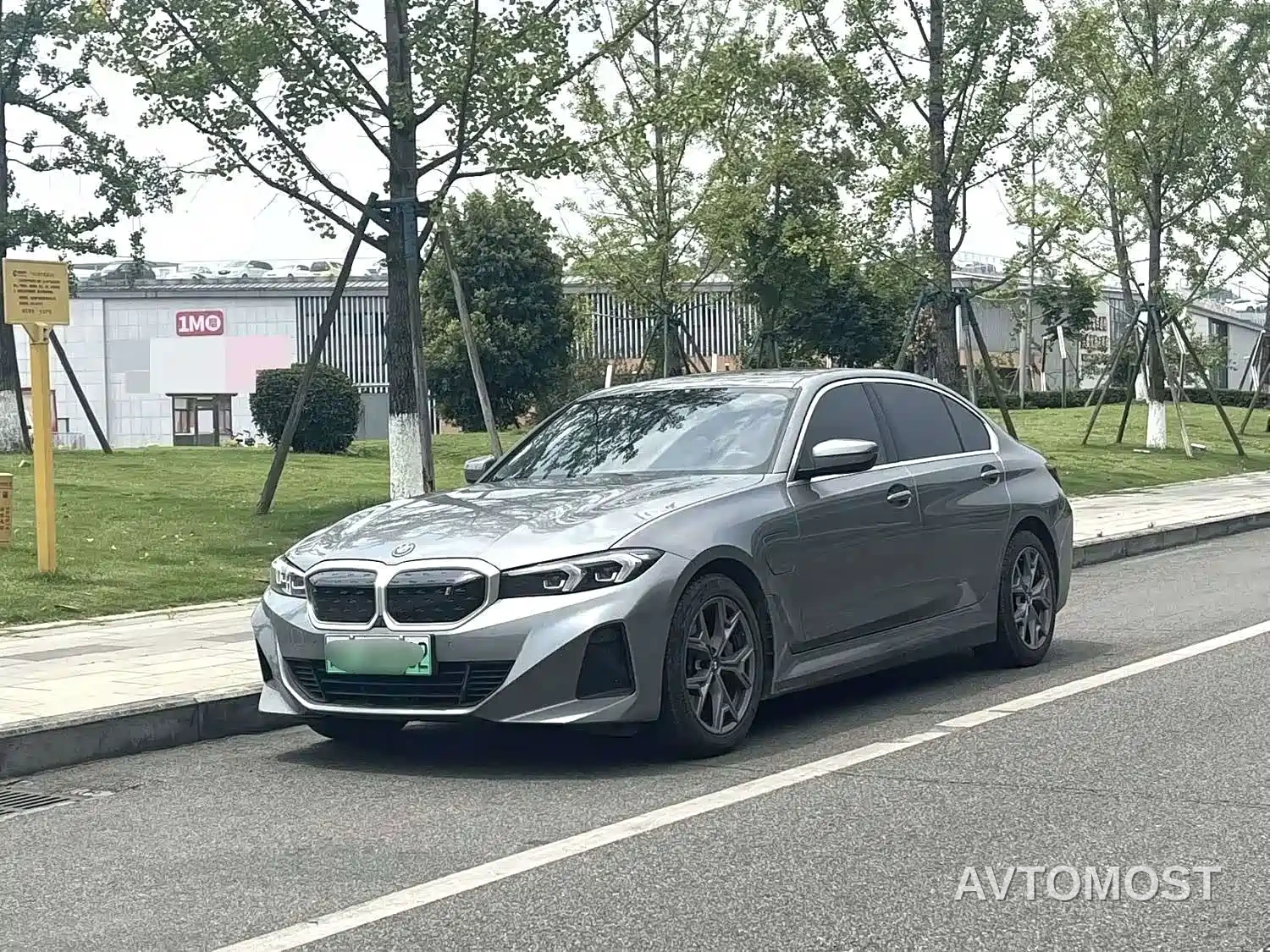 BMW i3 2022 eDrive 35 L — фото 1