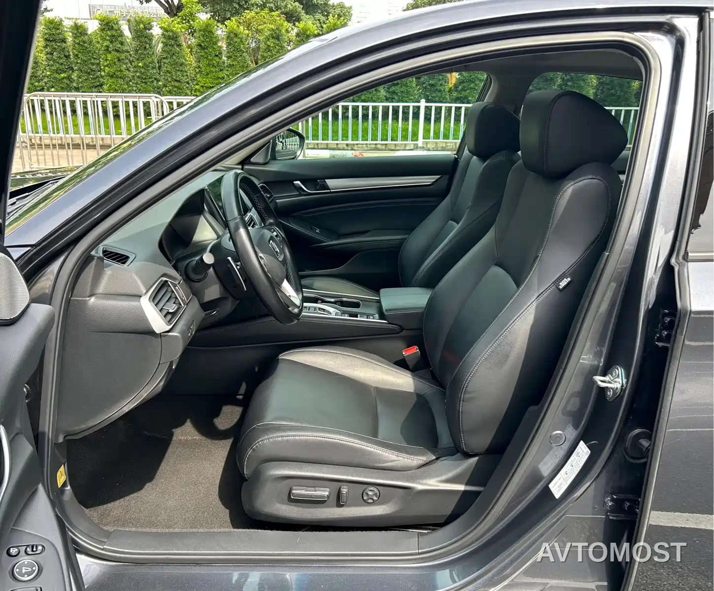 Honda Accord 2022 Sharp Hybrid 2.0L Sharp Leader Edition — фото 4