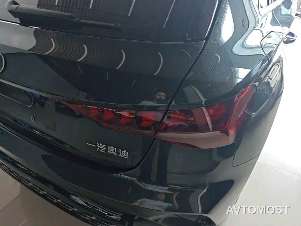 Audi A3 2025 Sportback 35TFSI Flying Premium — фото 5