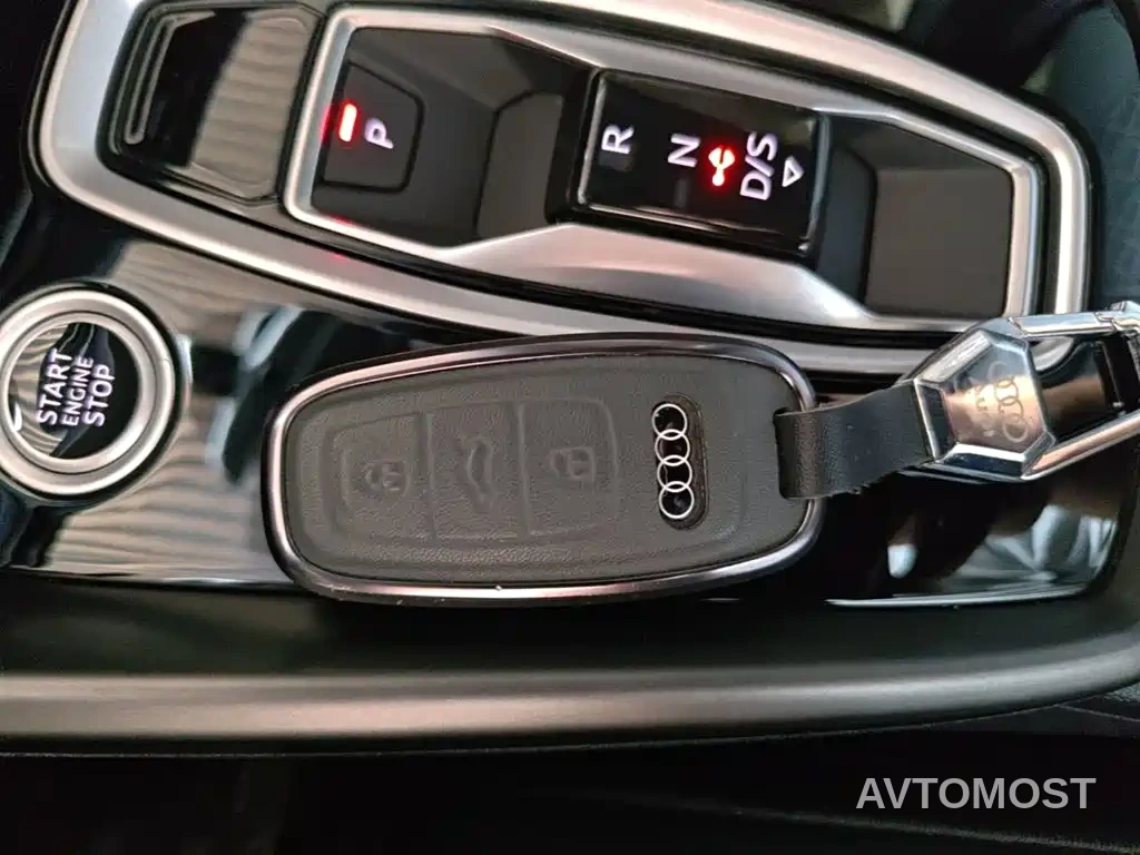 Audi A3 2025 Sportback 35TFSI Flying Premium — фото 6