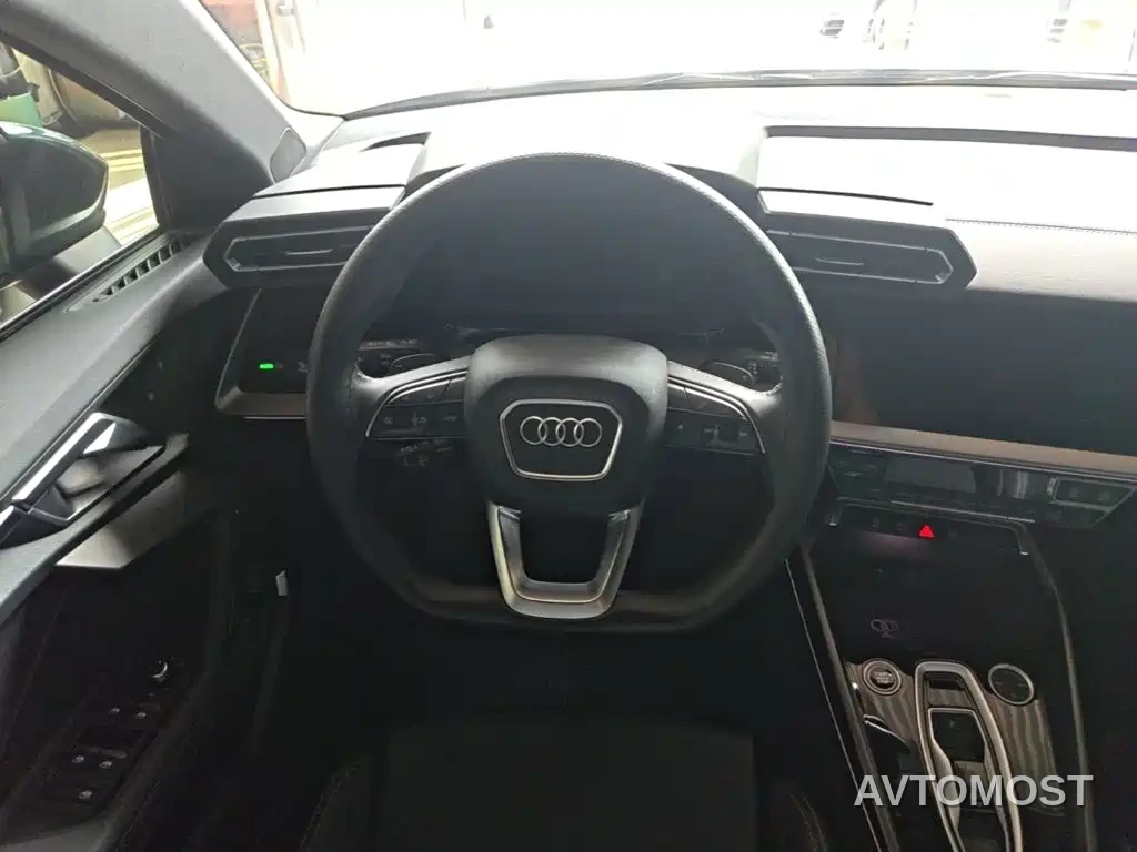 Audi A3 2025 Sportback 35TFSI Flying Premium — фото 8