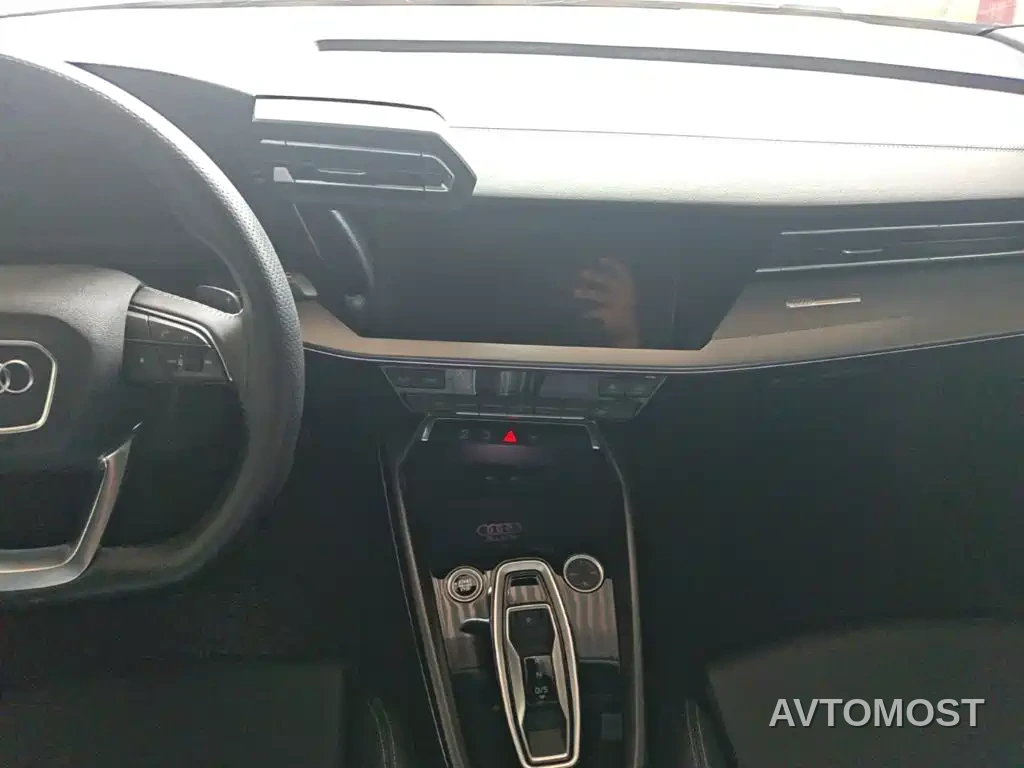 Audi A3 2025 Sportback 35TFSI Flying Premium — фото 10