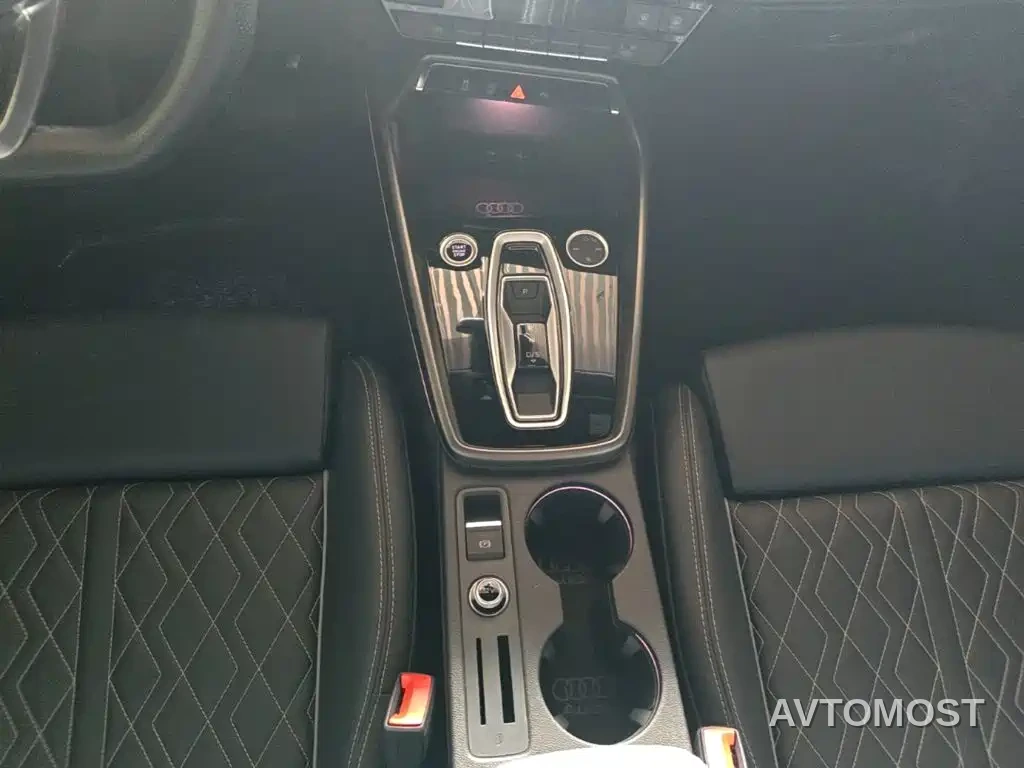 Audi A3 2025 Sportback 35TFSI Flying Premium — фото 11