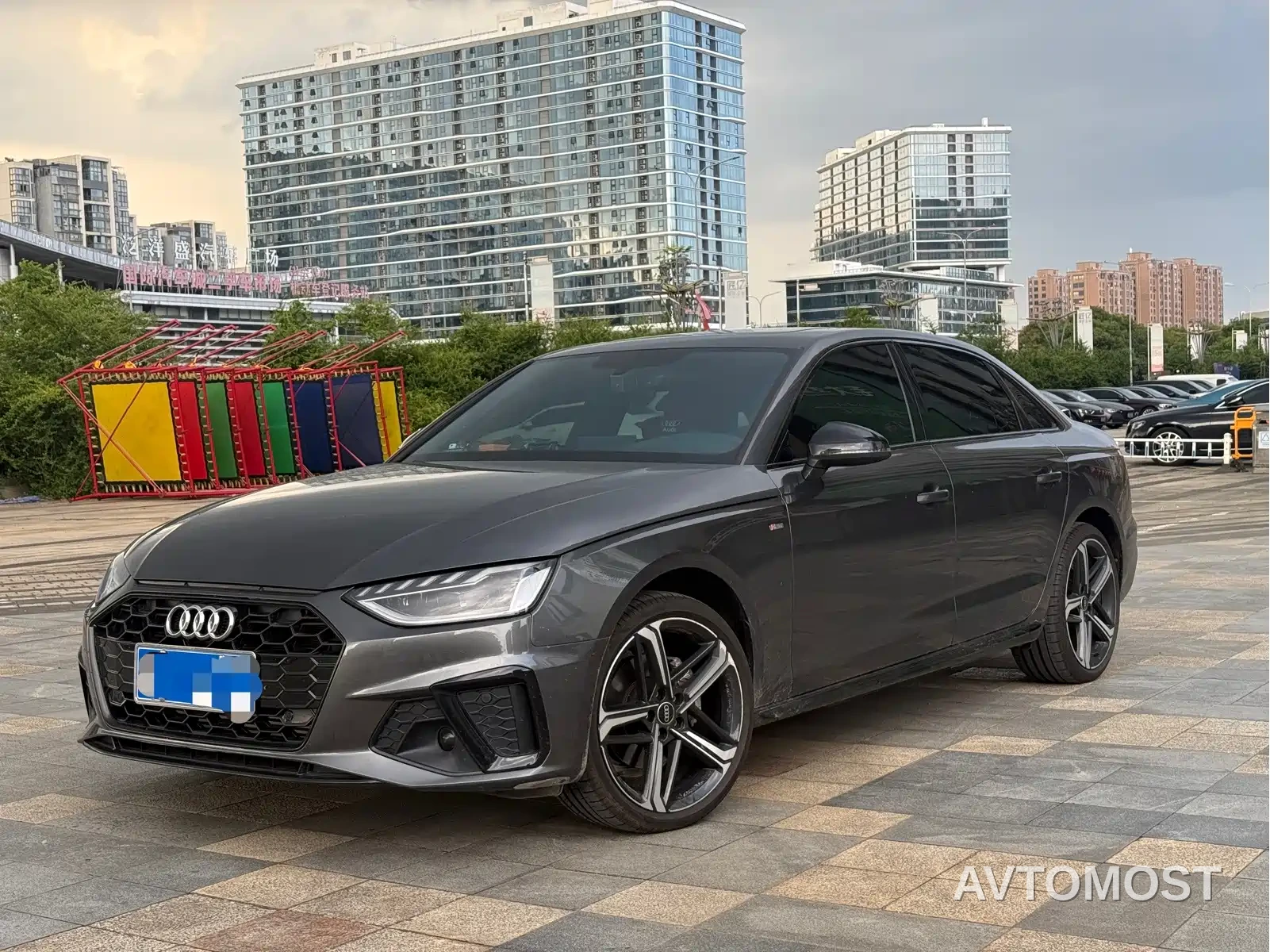 Audi A4L 2025 Model Year Facelift 2 Million Celebration Edition 40 TFSI Luxury Dynamic — фото 2