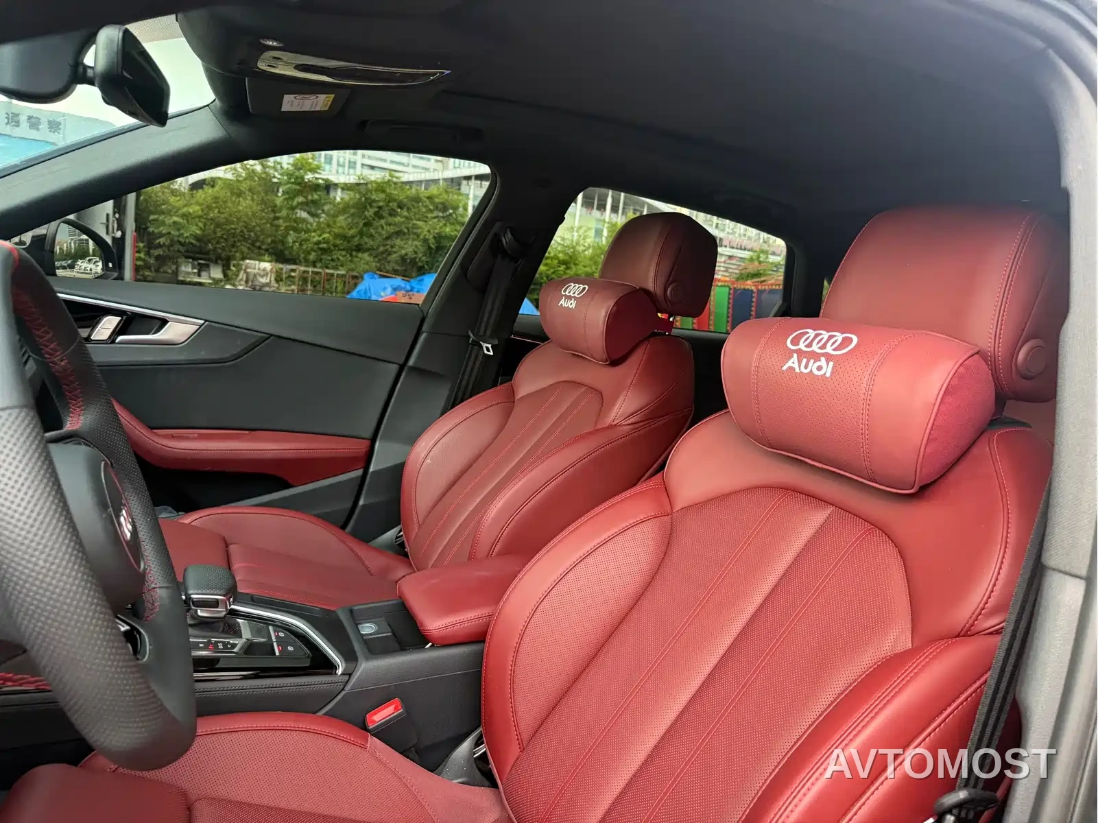 Audi A4L 2025 Model Year Facelift 2 Million Celebration Edition 40 TFSI Luxury Dynamic — фото 4