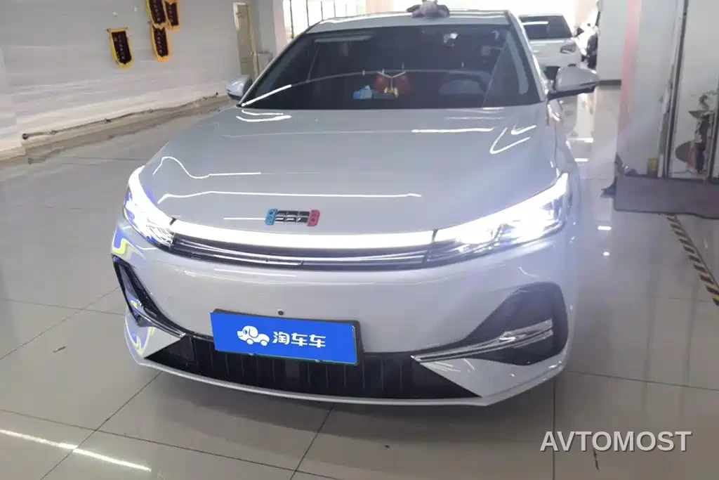 Geely Galaxy A7 2025 EM-i 70km Luxury Edition — фото 1