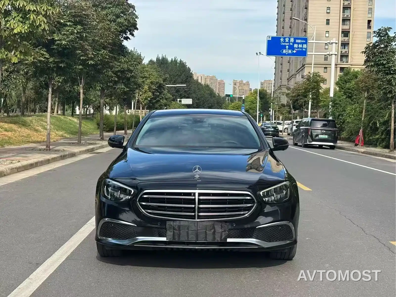Mercedes-Benz E-Class New Energy 2022 E 350 e L Plug-in Hybrid Sedan — фото 2