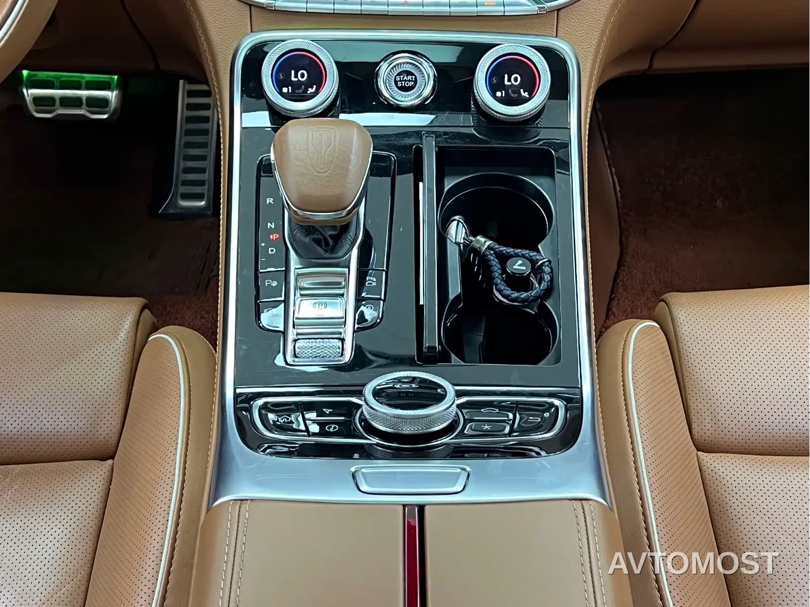 Hongqi H9 2022 2.0T Smart Connect Flag Smooth Edition — фото 23