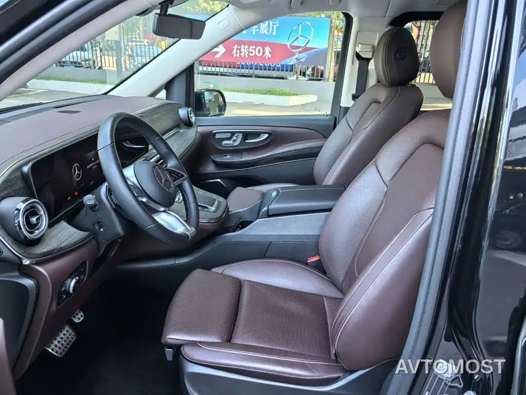 Mercedes-Benz V-Class 2024 V 300 L Long Wheelbase Luxury Edition — фото 3