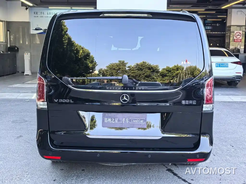Mercedes-Benz V-Class 2024 V 300 L Long Wheelbase Luxury Edition — фото 12