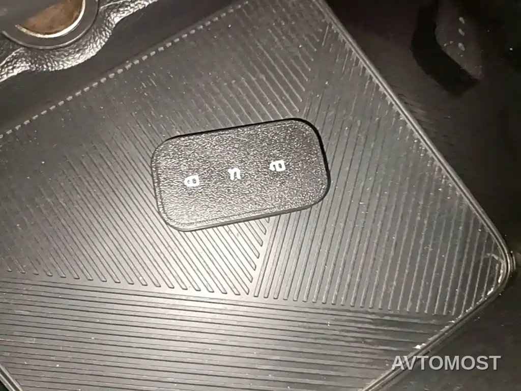 Roewe i5 2021 1.5L CVT Platinum Edition — фото 7