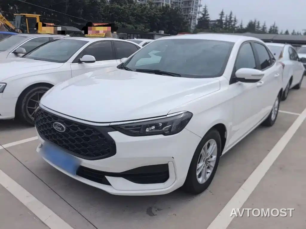 Ford Escort 2021 1.5L Automatic Gold Edition — фото 1