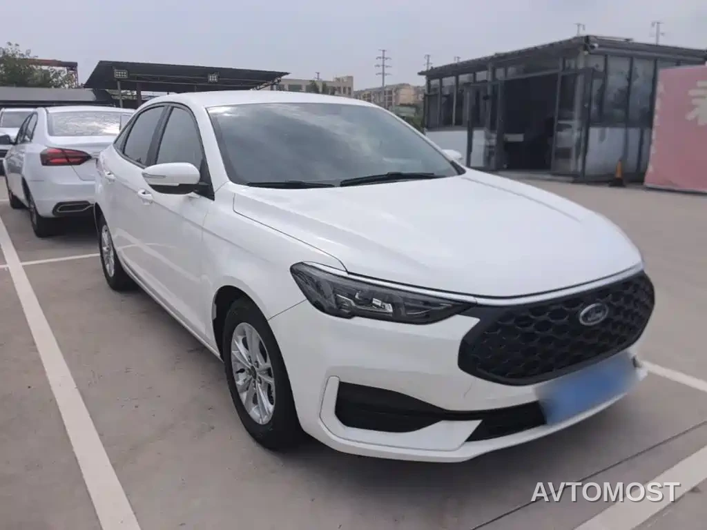 Ford Escort 2021 1.5L Automatic Gold Edition — фото 3