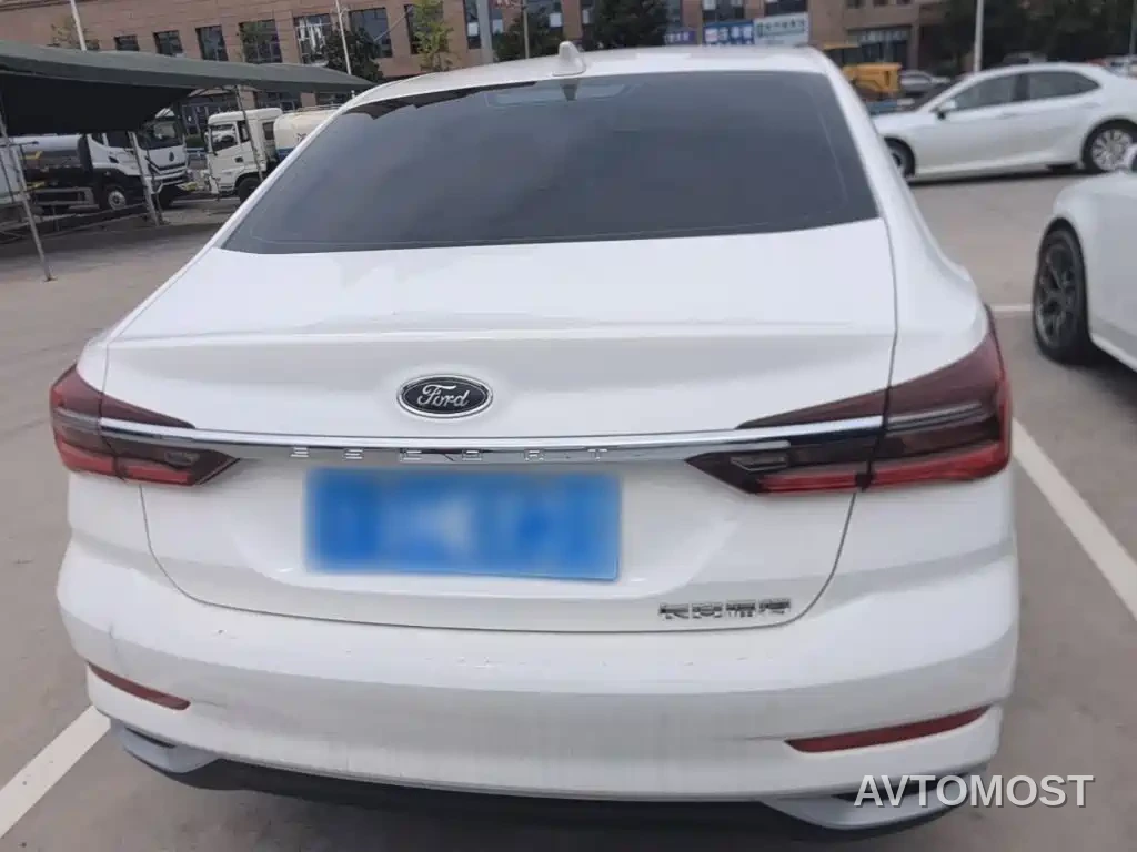 Ford Escort 2021 1.5L Automatic Gold Edition — фото 5