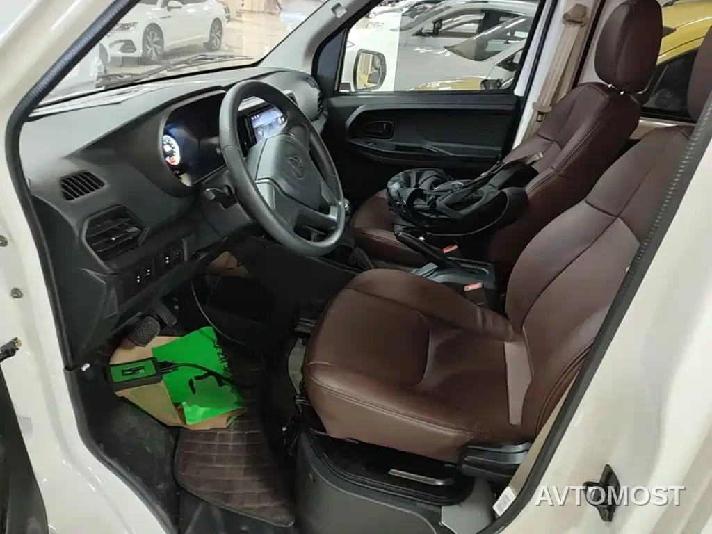 Changan Ruixing EM80 2024 Hatchback Comfort 6 Seats 41.86kWh — фото 13