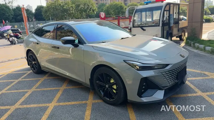 Changan UNI-V 2022 1.5T Premium Model
