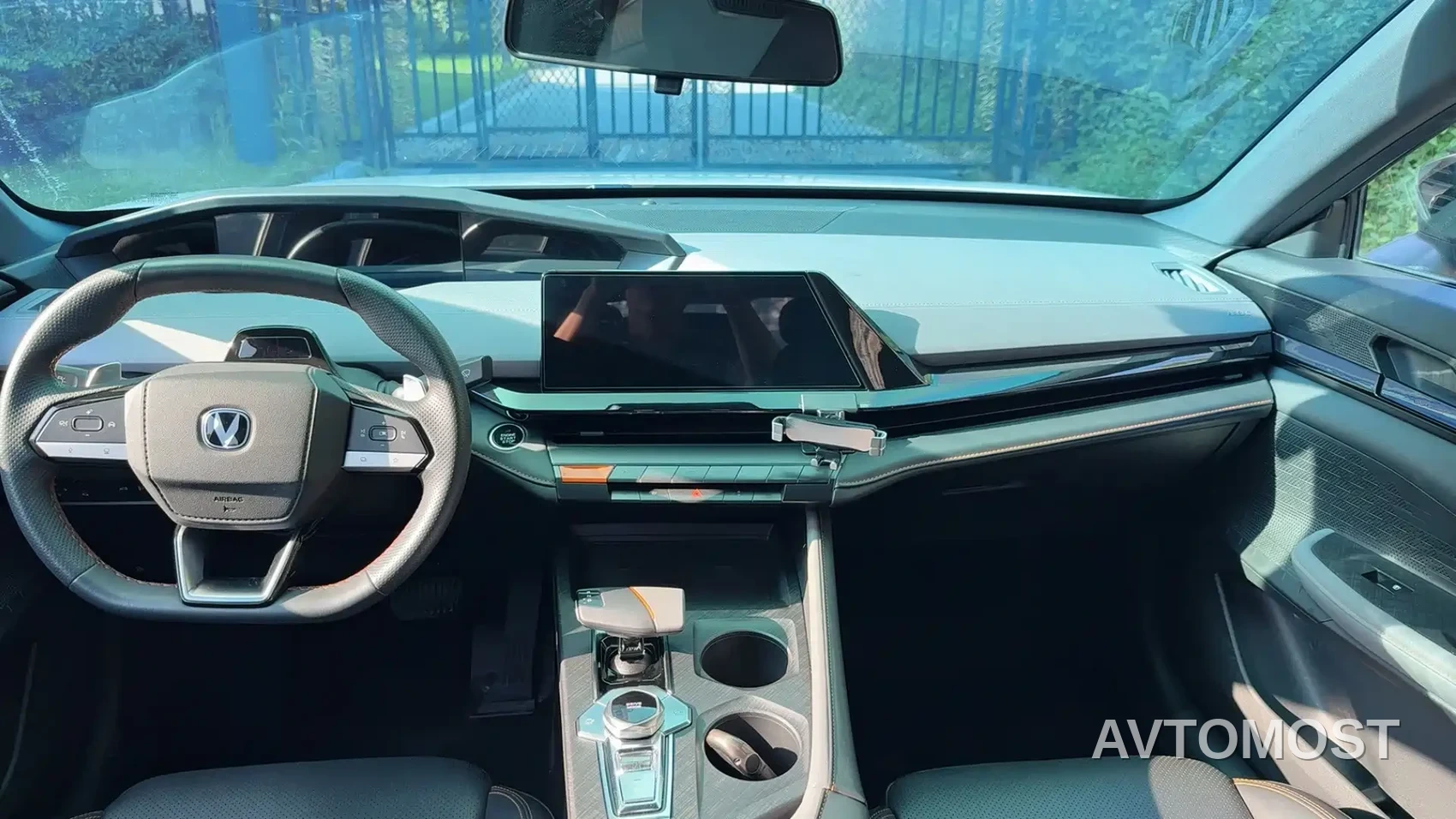 Changan UNI-V 2022 1.5T Premium Model — фото 5