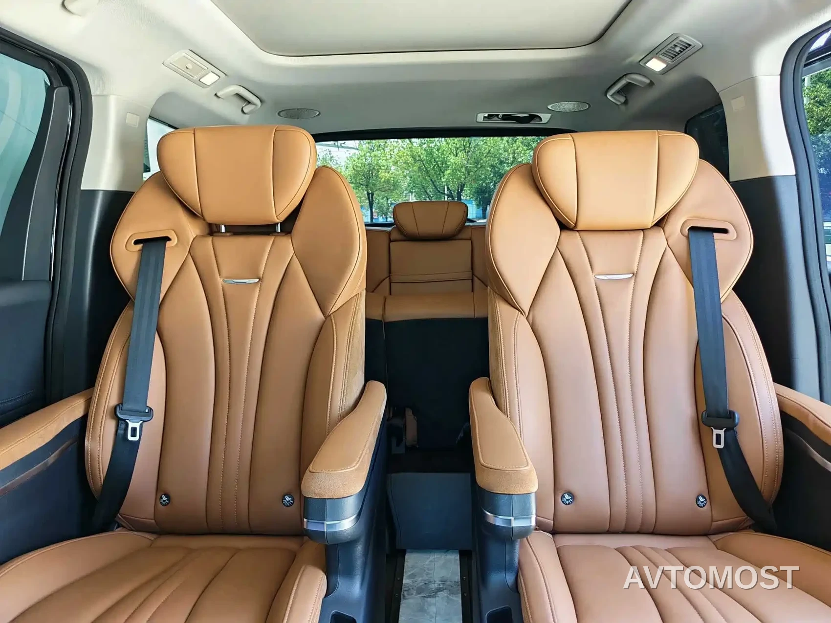 Hongqi HQ9 PHEV 2024 Model 2.0T AWD Business Edition — фото 10
