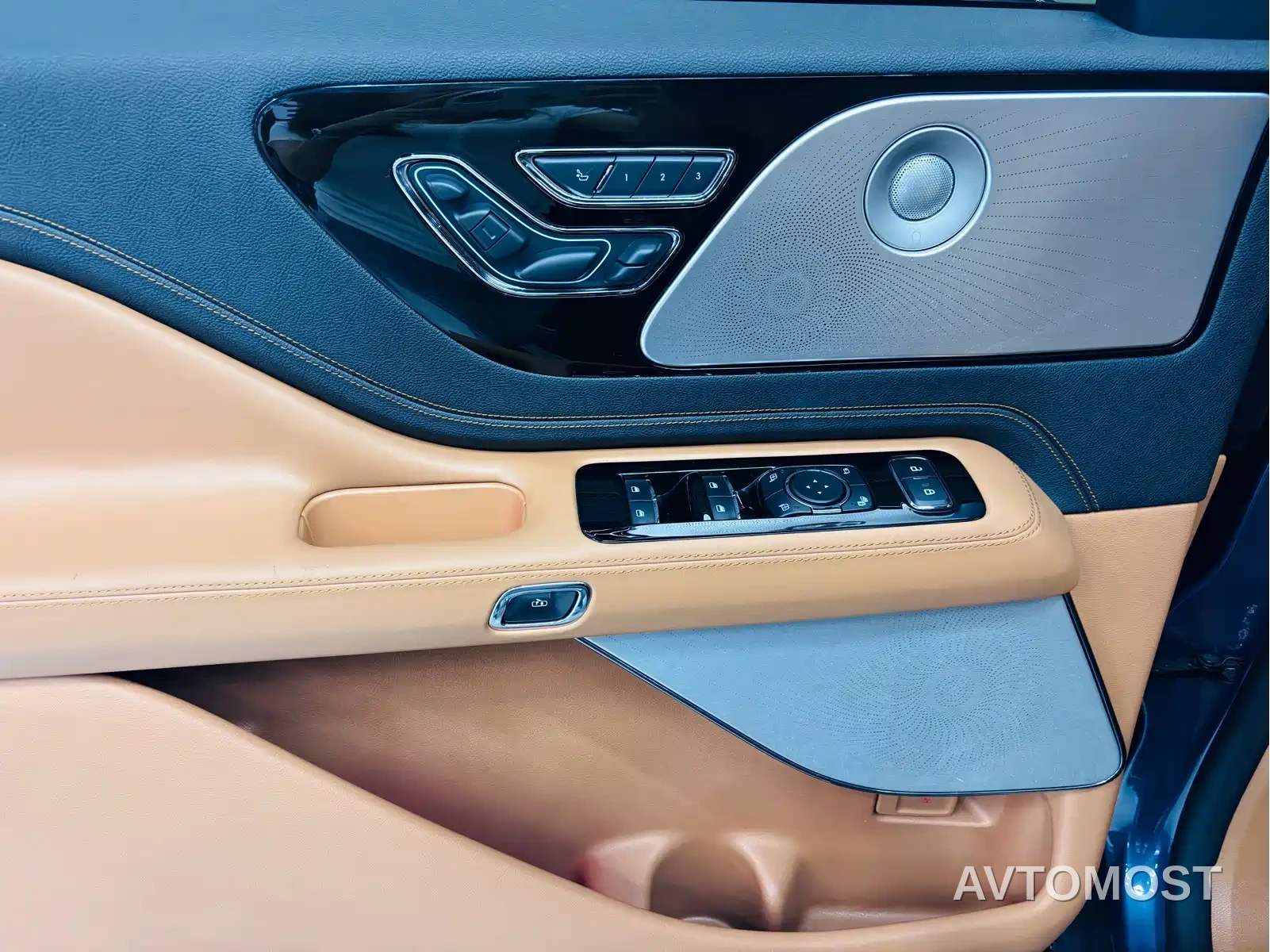 Lincoln Aviator 2021 3.0T V6 4WD Presidential Edition — фото 14