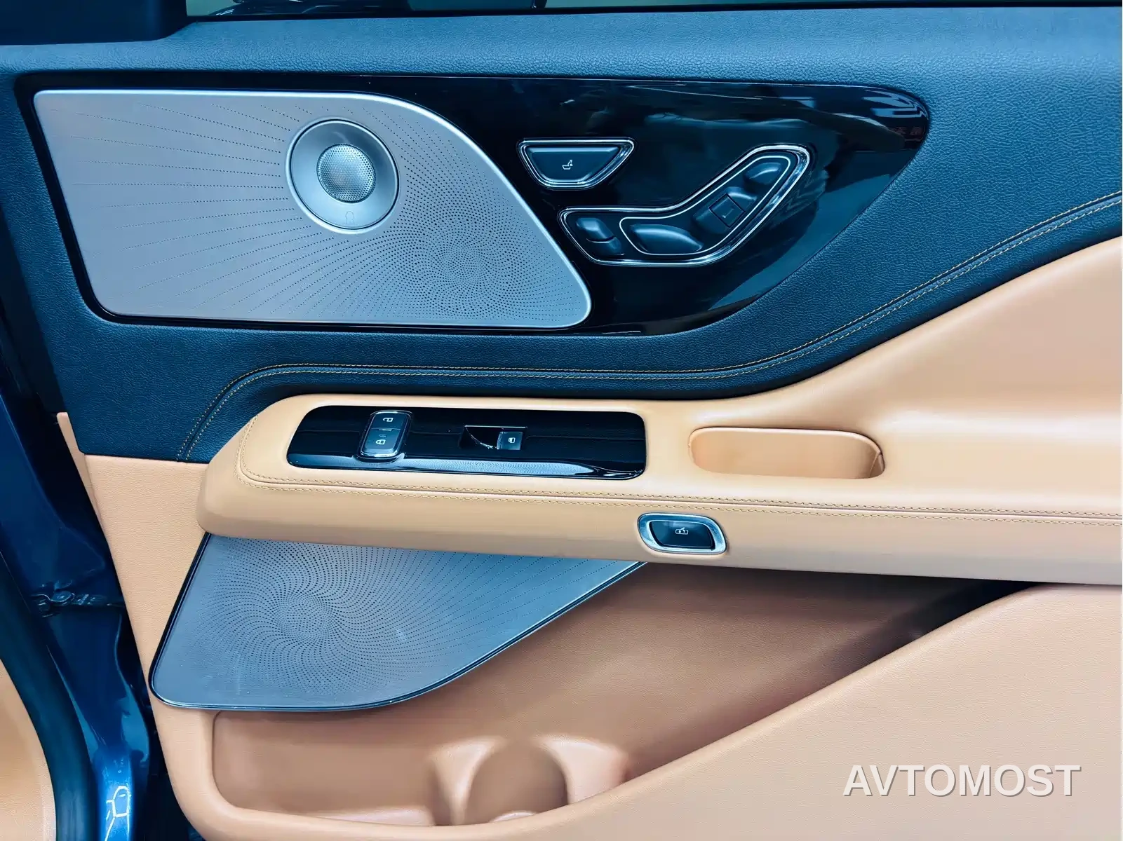 Lincoln Aviator 2021 3.0T V6 4WD Presidential Edition — фото 17