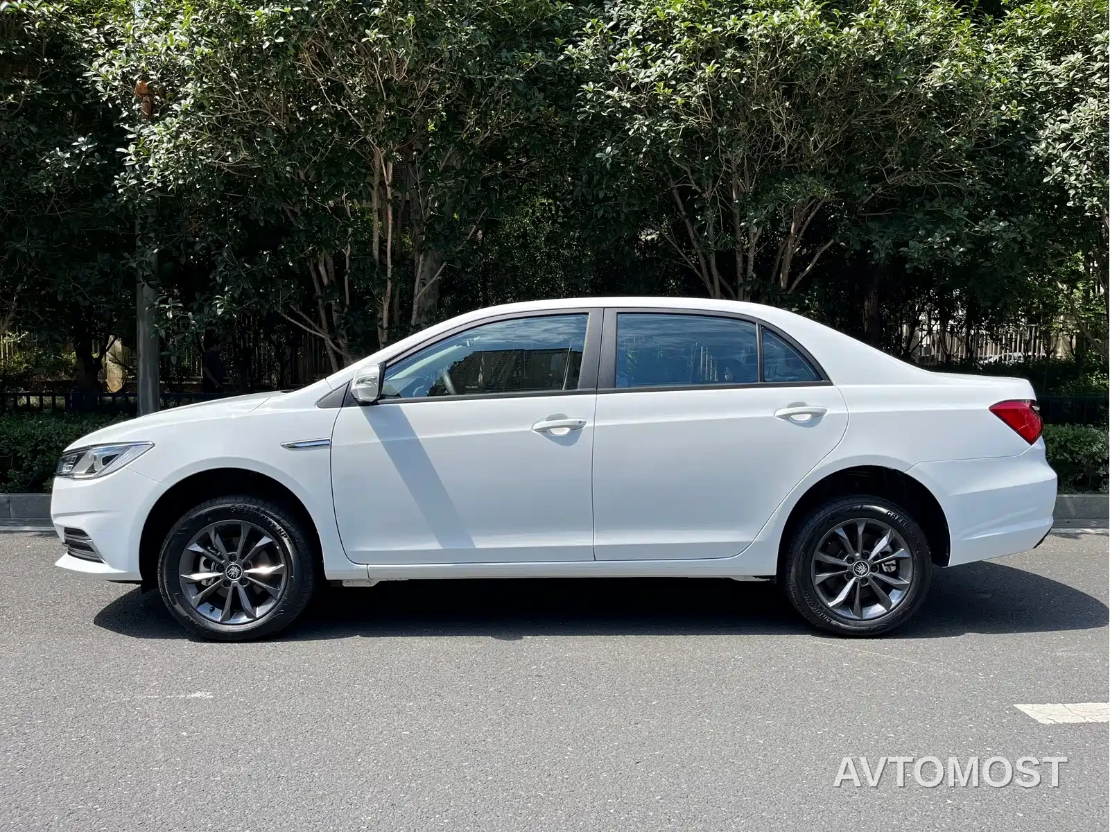 BYD Qin New Energy 2024 Travel Edition 450 — фото 3