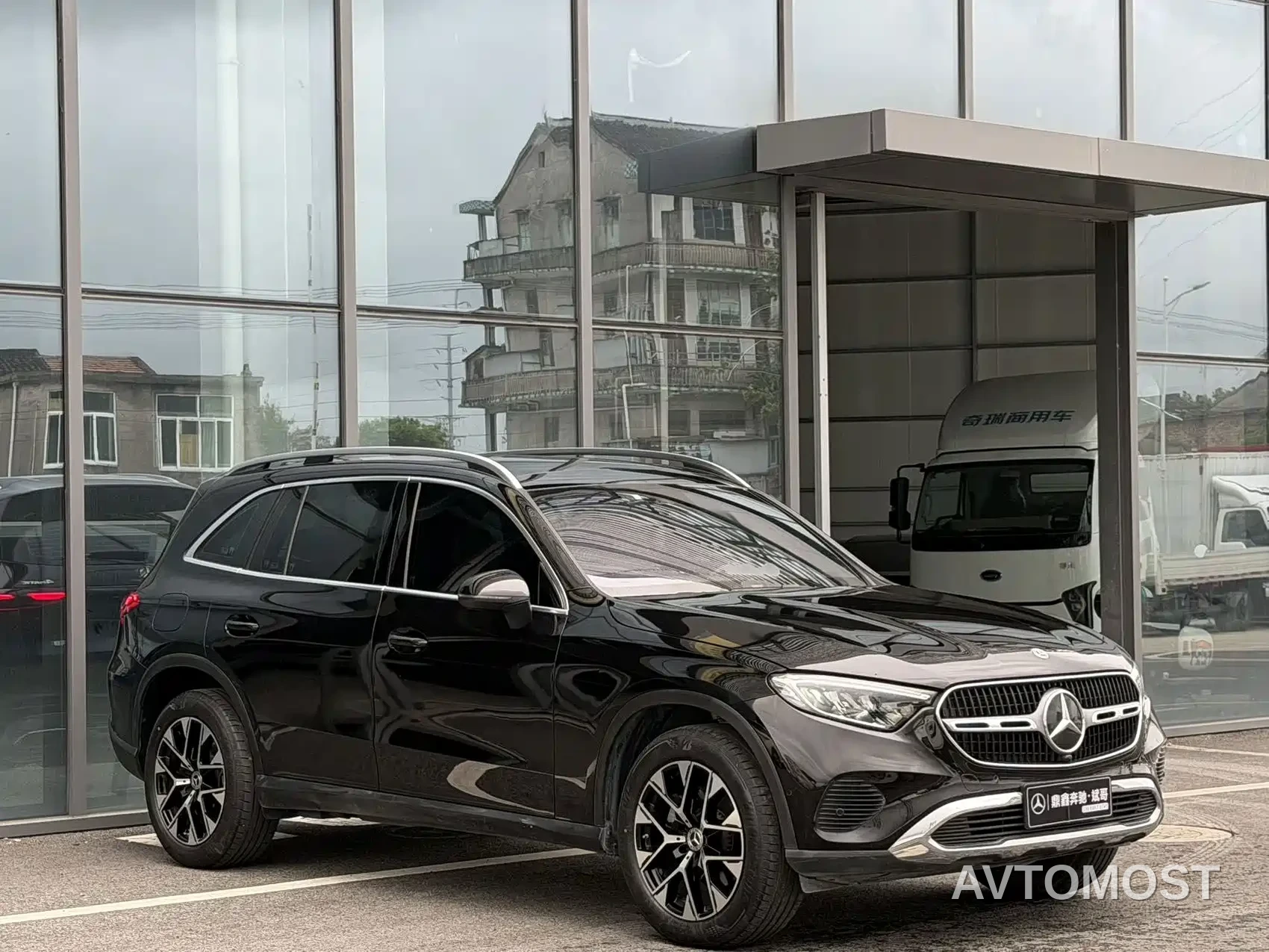 Mercedes-Benz GLC 2023 GLC 260 L 4MATIC Sport 5-seater — фото 2