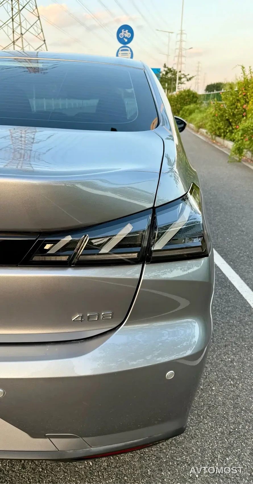 Peugeot 408 2022 1.6T Light Chaser Edition — фото 9