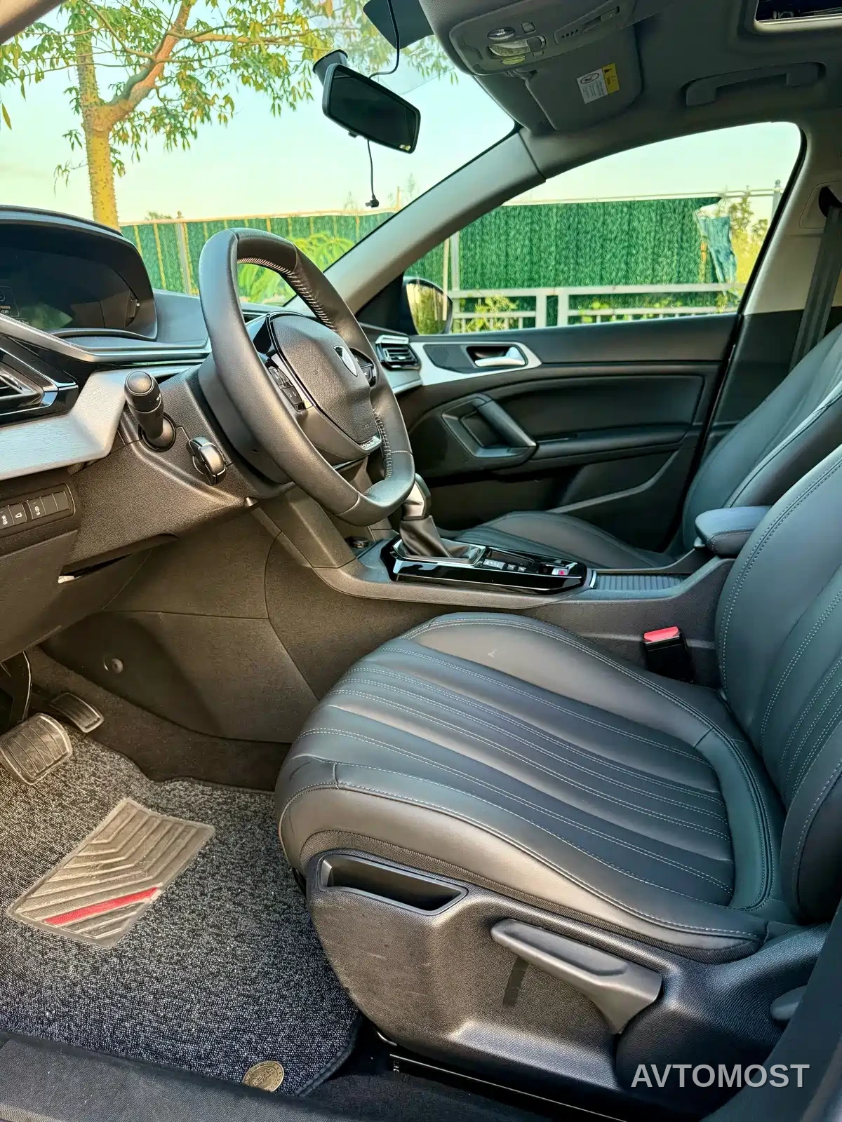 Peugeot 408 2022 1.6T Light Chaser Edition — фото 11