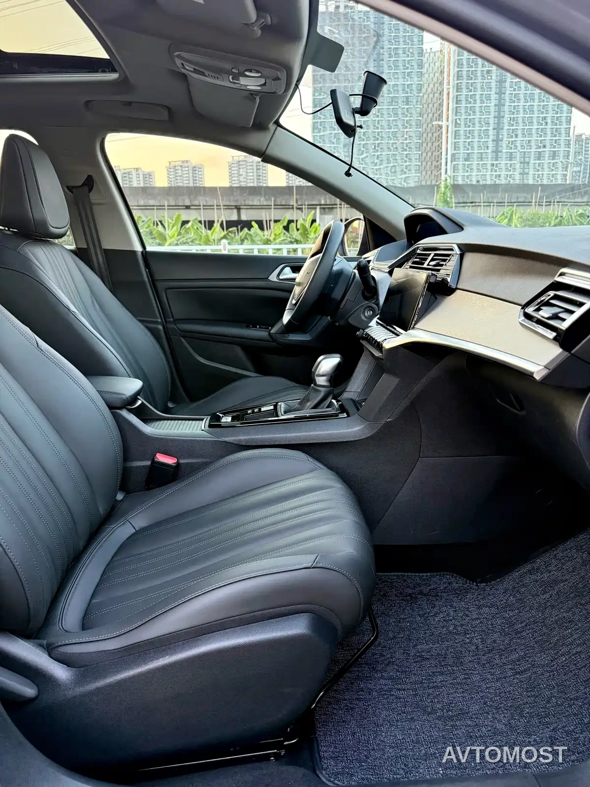Peugeot 408 2022 1.6T Light Chaser Edition — фото 14