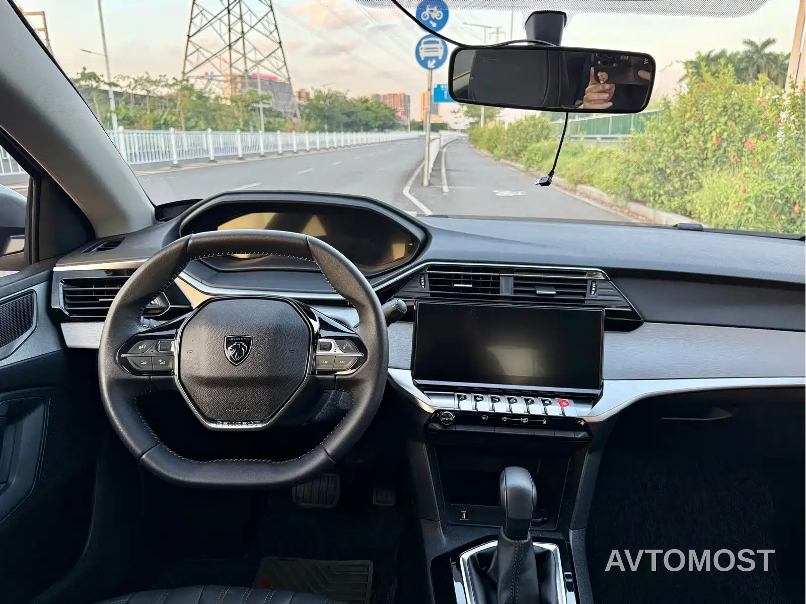 Peugeot 408 2022 1.6T Light Chaser Edition — фото 15