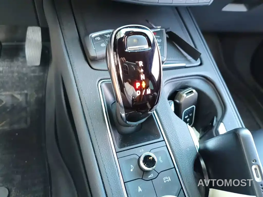 Cadillac XT4 2024 28T 2WD Premium — фото 18