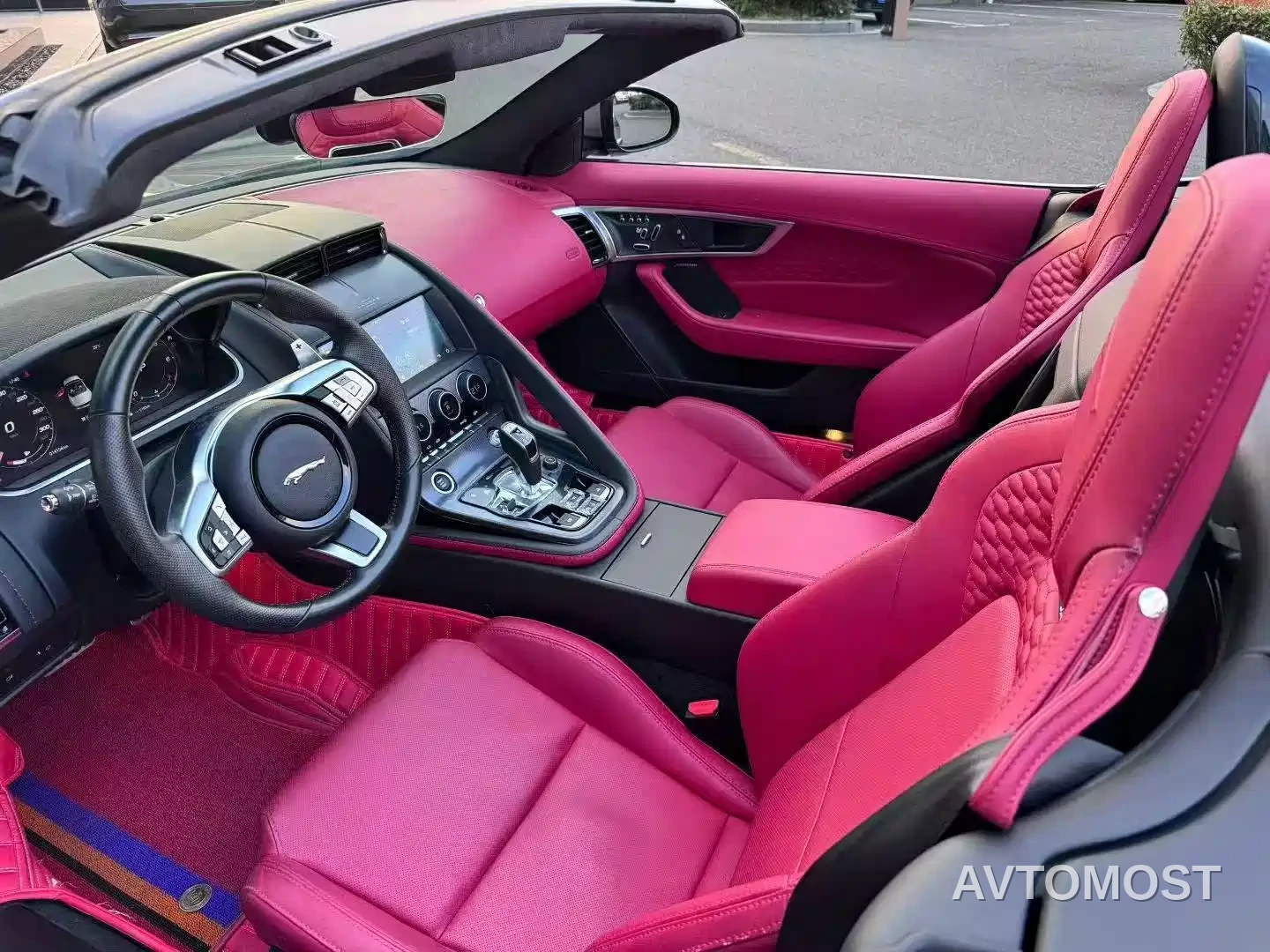 Jaguar F-TYPE 2023 Model P300 Convertible R-DYNAMIC BLACK — фото 6
