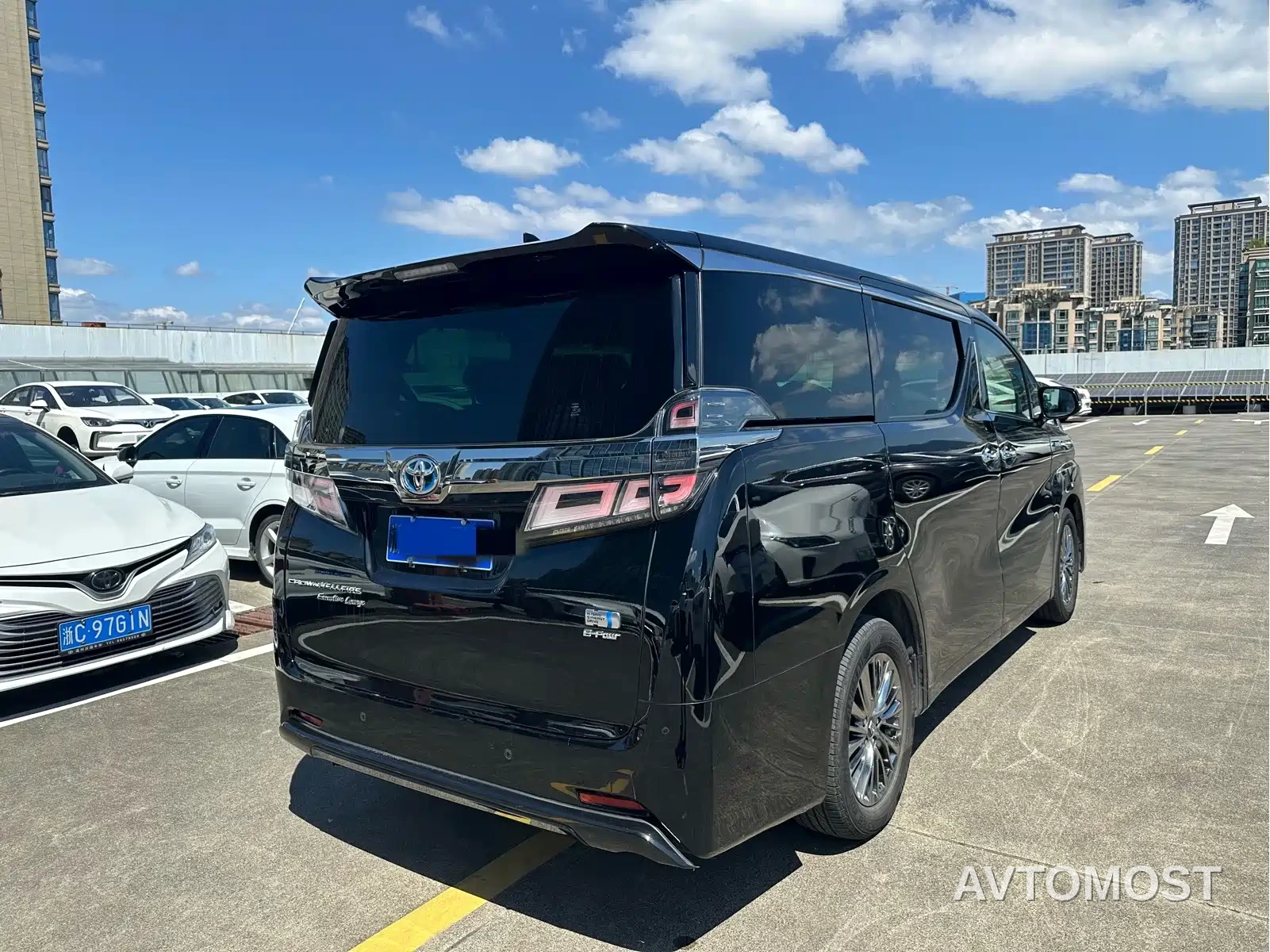 Toyota Vellfire 2021 Crown Hybrid 2.5L HV Premium Edition — фото 8