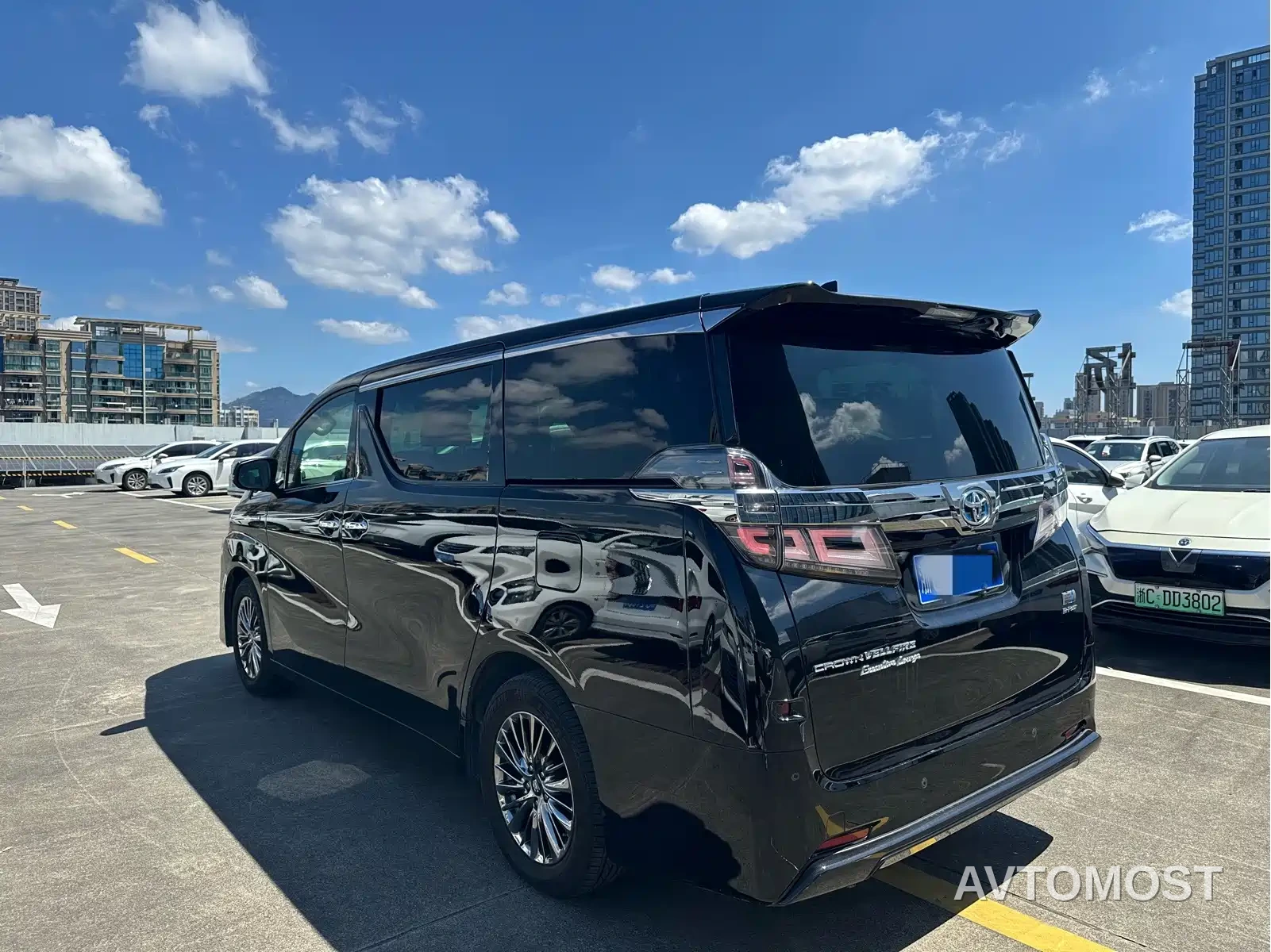 Toyota Vellfire 2021 Crown Hybrid 2.5L HV Premium Edition — фото 10