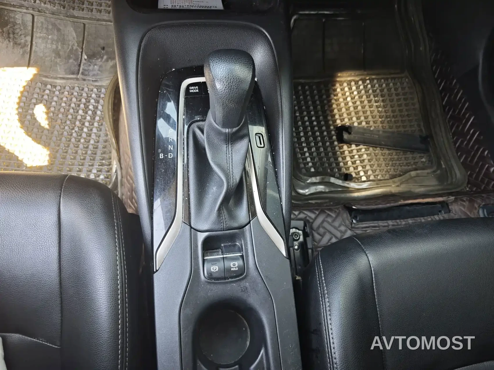 Toyota Corolla 2021 Hybrid 1.8L E-CVT Pioneer Edition — фото 8