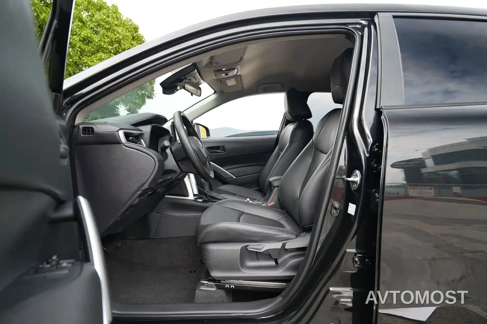 Toyota Corolla Cross 2023 Hybrid 2.0L Pioneer Edition — фото 7