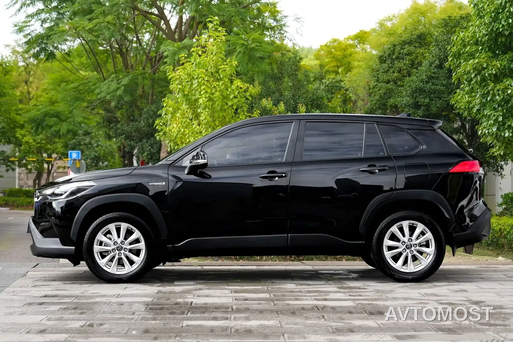 Toyota Corolla Cross 2023 Hybrid 2.0L Pioneer Edition — фото 9