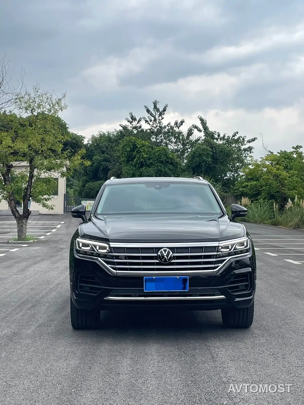 Volkswagen Touareg 2023 3.0TSI R-Line Classic Sports Package — фото 2