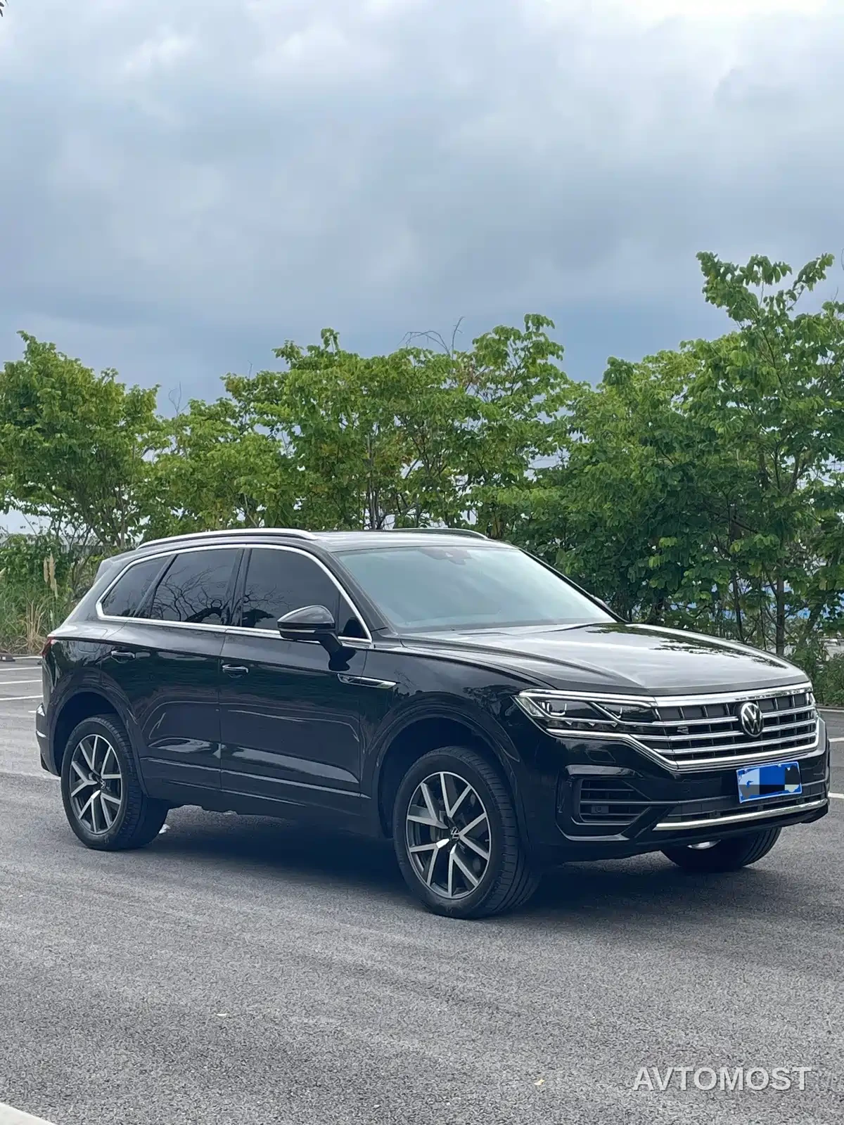 Volkswagen Touareg 2023 3.0TSI R-Line Classic Sports Package — фото 3