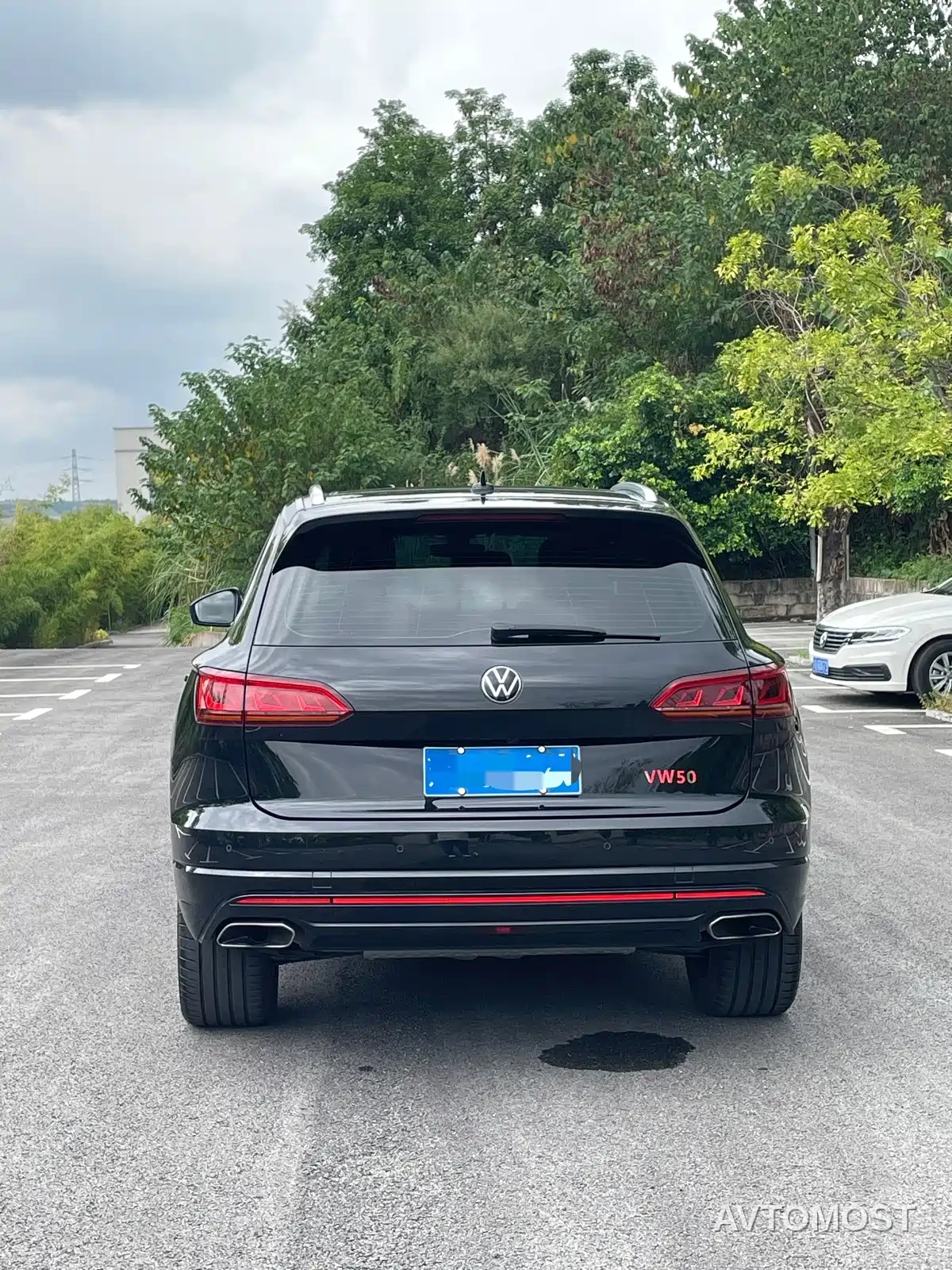 Volkswagen Touareg 2023 3.0TSI R-Line Classic Sports Package — фото 4