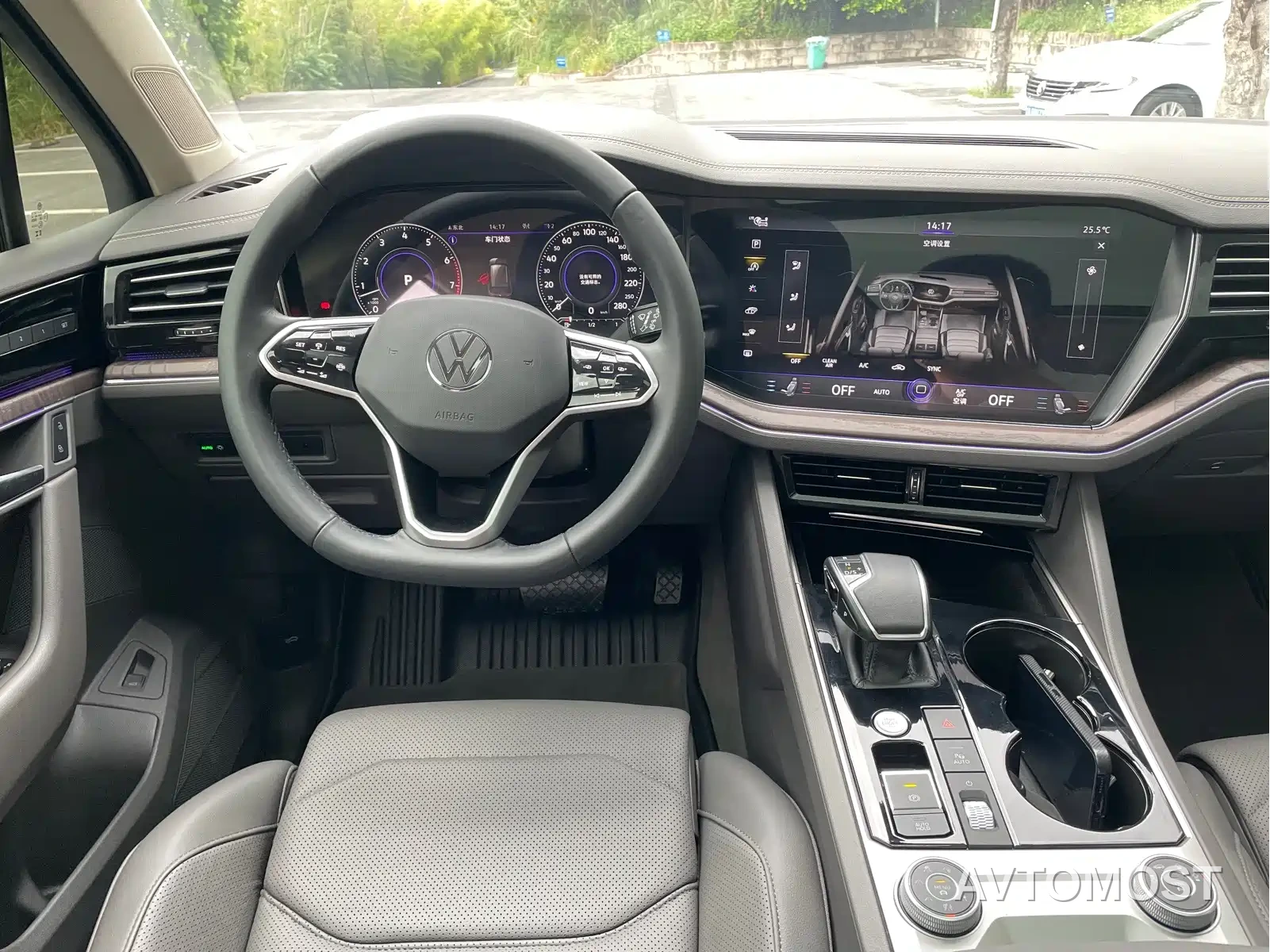 Volkswagen Touareg 2023 3.0TSI R-Line Classic Sports Package — фото 7
