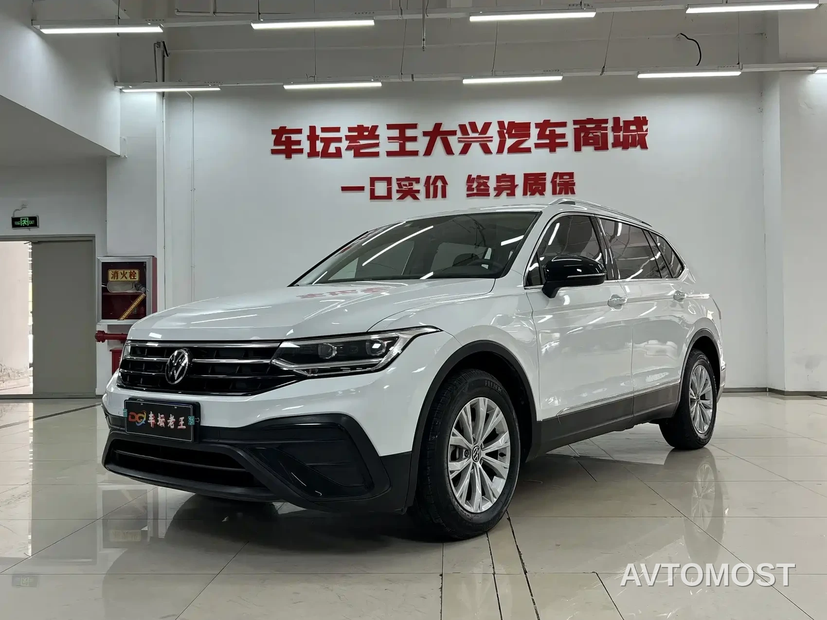 Volkswagen Tiguan L 2024 Outstanding 300TSI Auto 2WD Dragon Soaring Edition — фото 1