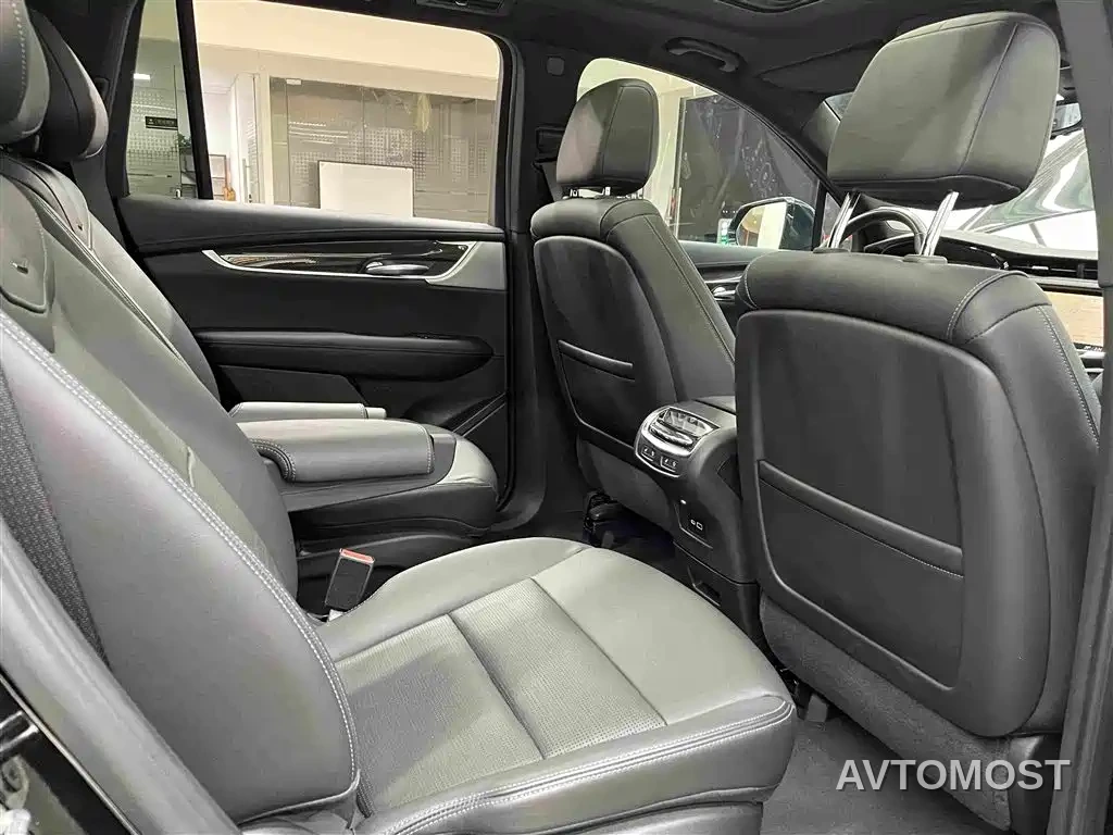 Cadillac XT6 2025 2.0T 6-Seater AWD Executive Black Label Edition — фото 13