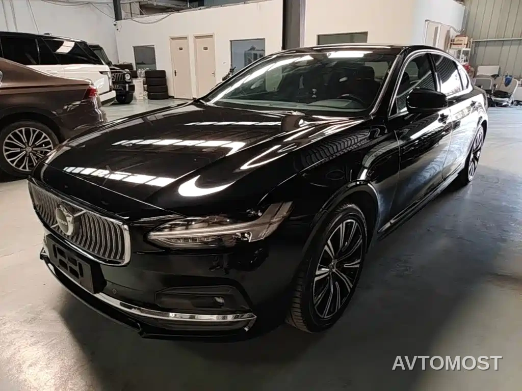 Volvo S90 2021 Model B5 Momentum Luxury Edition — фото 1
