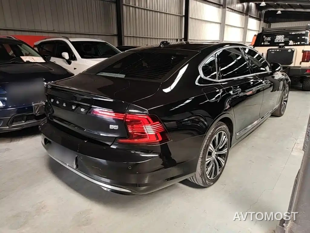 Volvo S90 2021 Model B5 Momentum Luxury Edition — фото 5