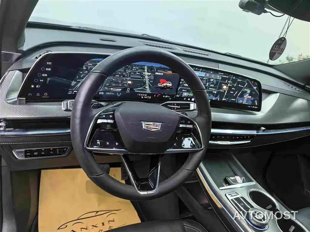 Cadillac XT5 2025 2.0T Luxury — фото 2