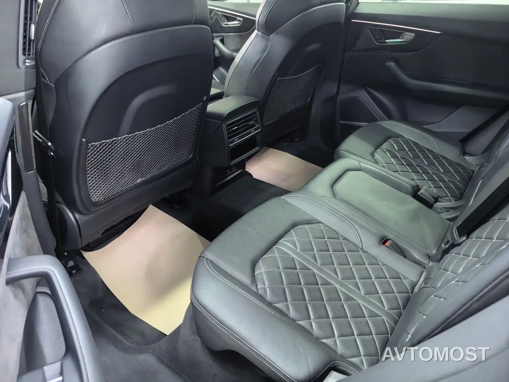 Audi Q8 2022 55 TFSI Premium Selection Dynamic — фото 7