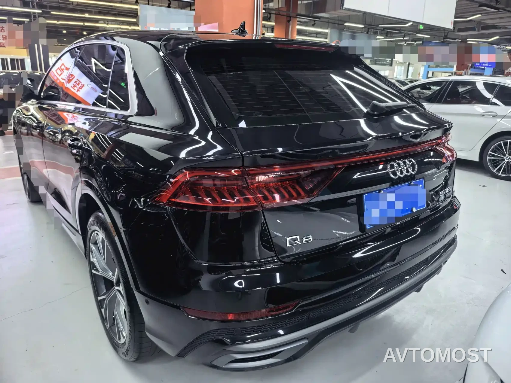 Audi Q8 2022 55 TFSI Premium Selection Dynamic — фото 12
