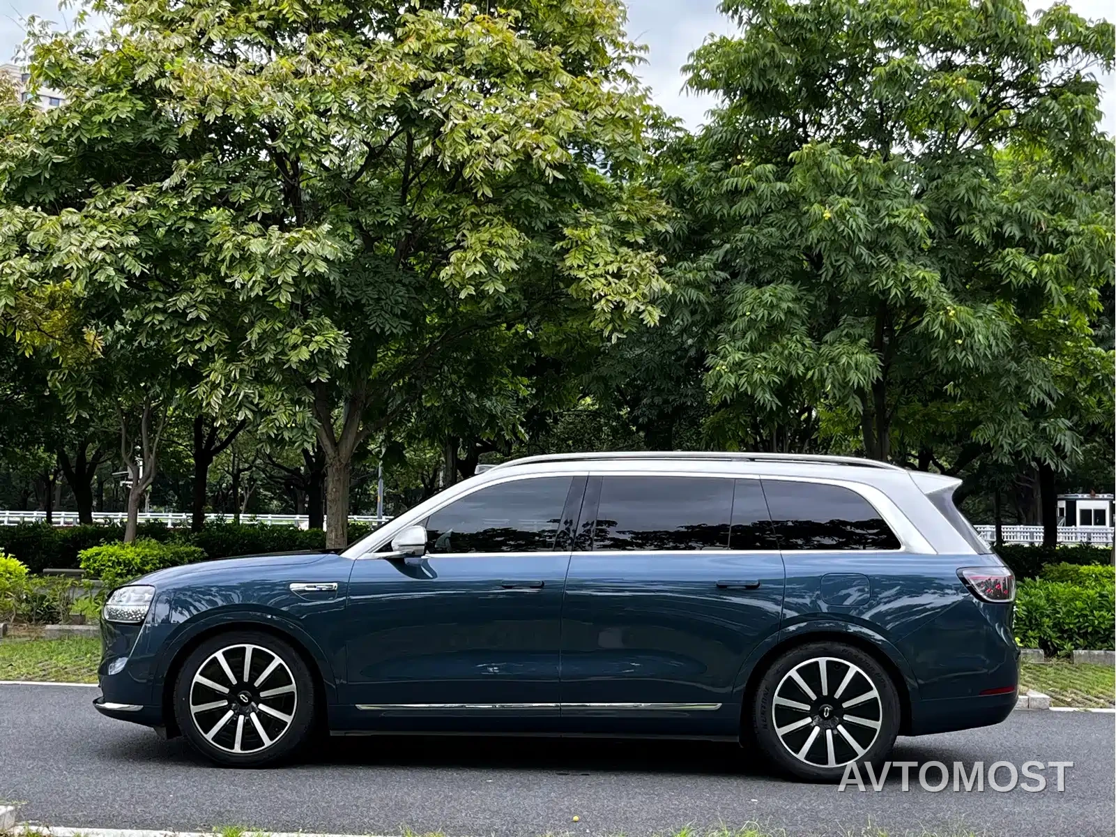 AITO M9 2024 Extended Range Ultra 42kWh 6-Seater — фото 10