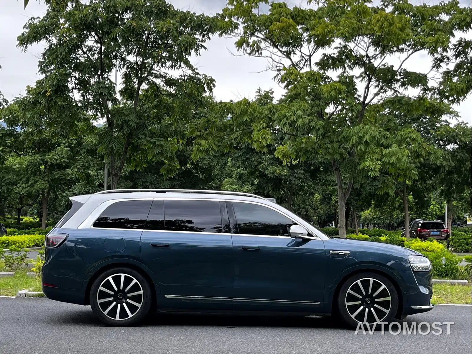 AITO M9 2024 Extended Range Ultra 42kWh 6-Seater — фото 11
